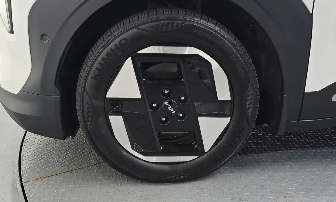 Kia EV3 — фото 9