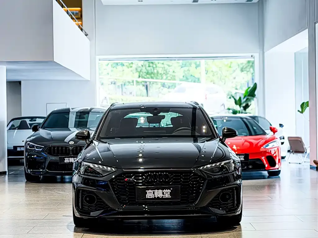 Audi RS 4 — фото 3
