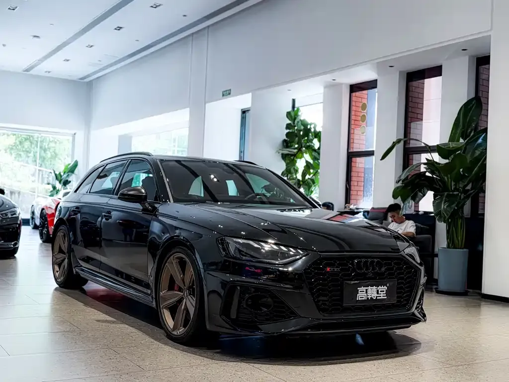 Audi RS 4 — фото 7
