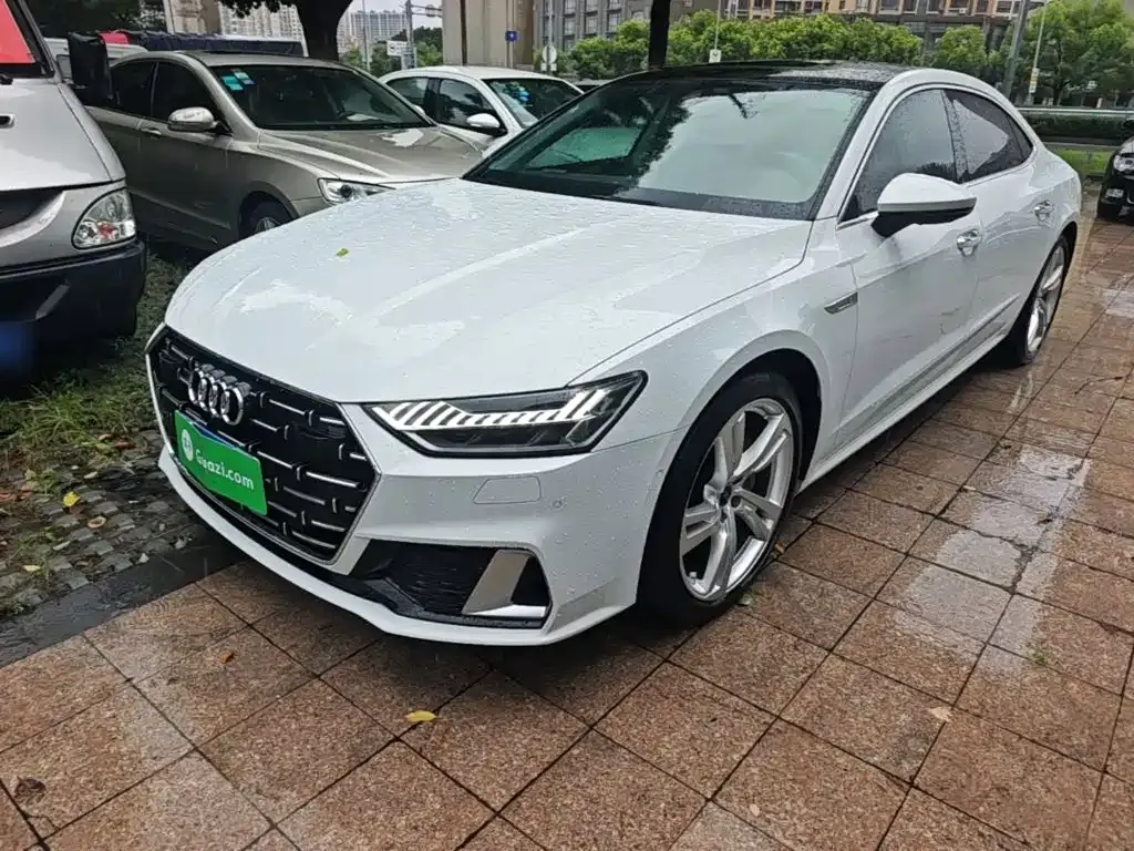 Audi A7L — фото 1