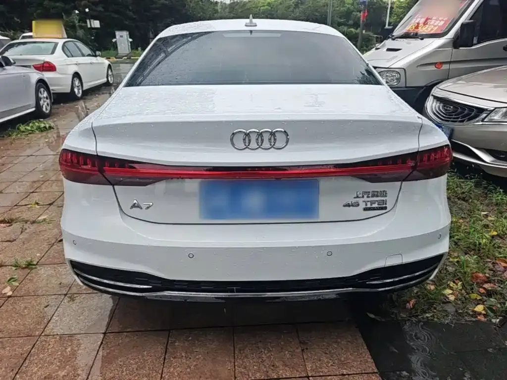 Audi A7L — фото 10