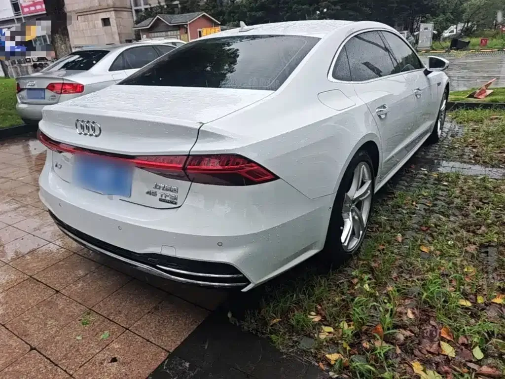 Audi A7L — фото 7