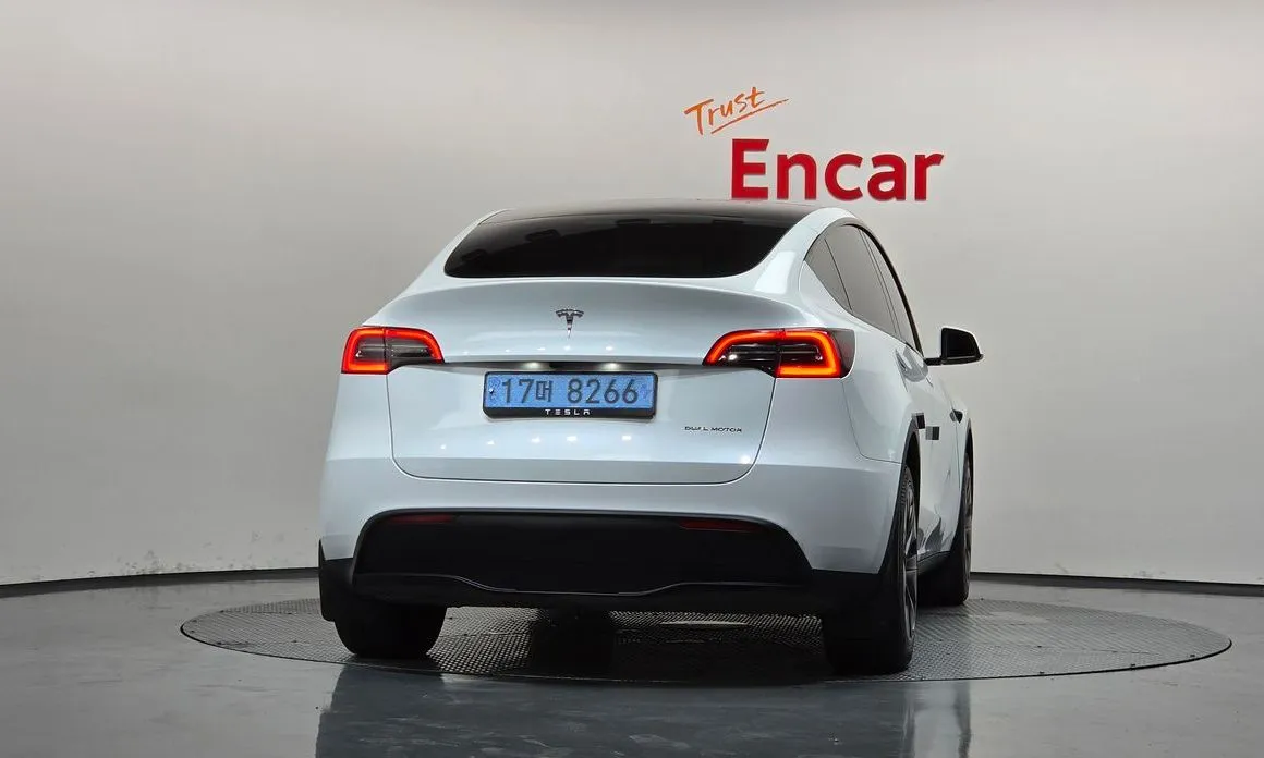 Tesla Model Y — фото 4