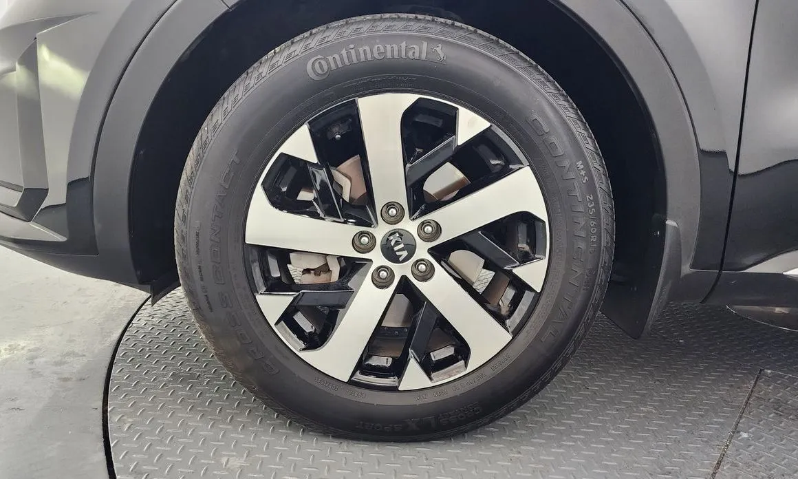 Kia Sorento — фото 10