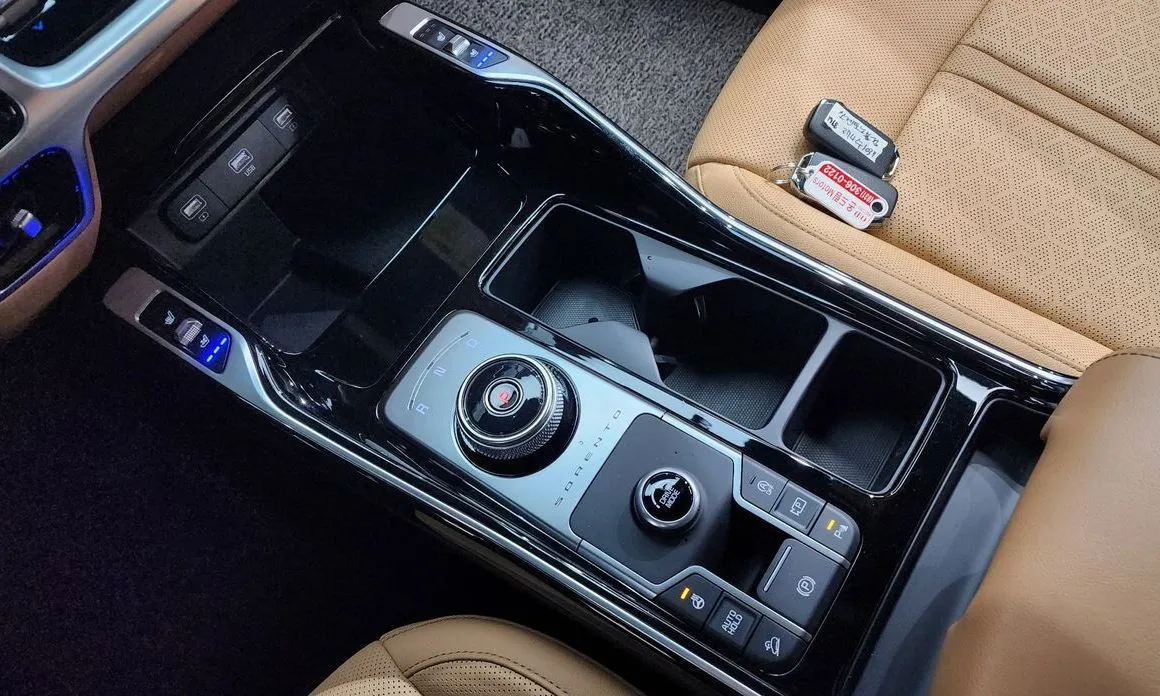 Kia Sorento — фото 8