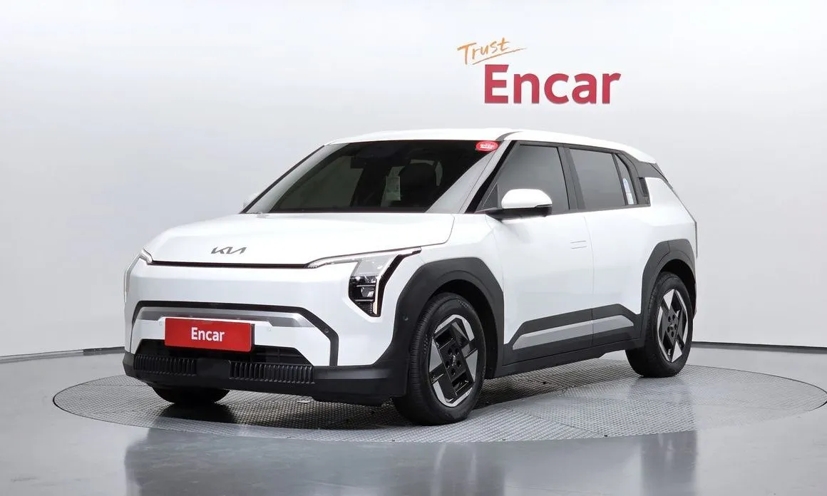 Kia EV3 — фото 1
