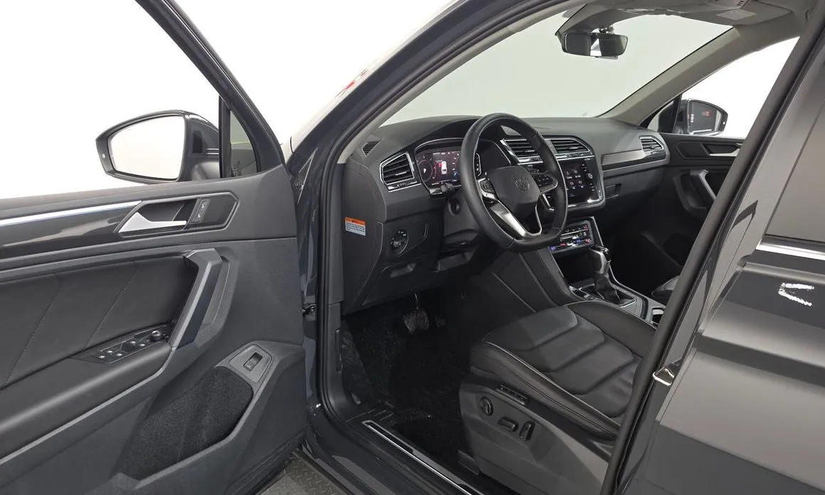 Volkswagen Tiguan — фото 7