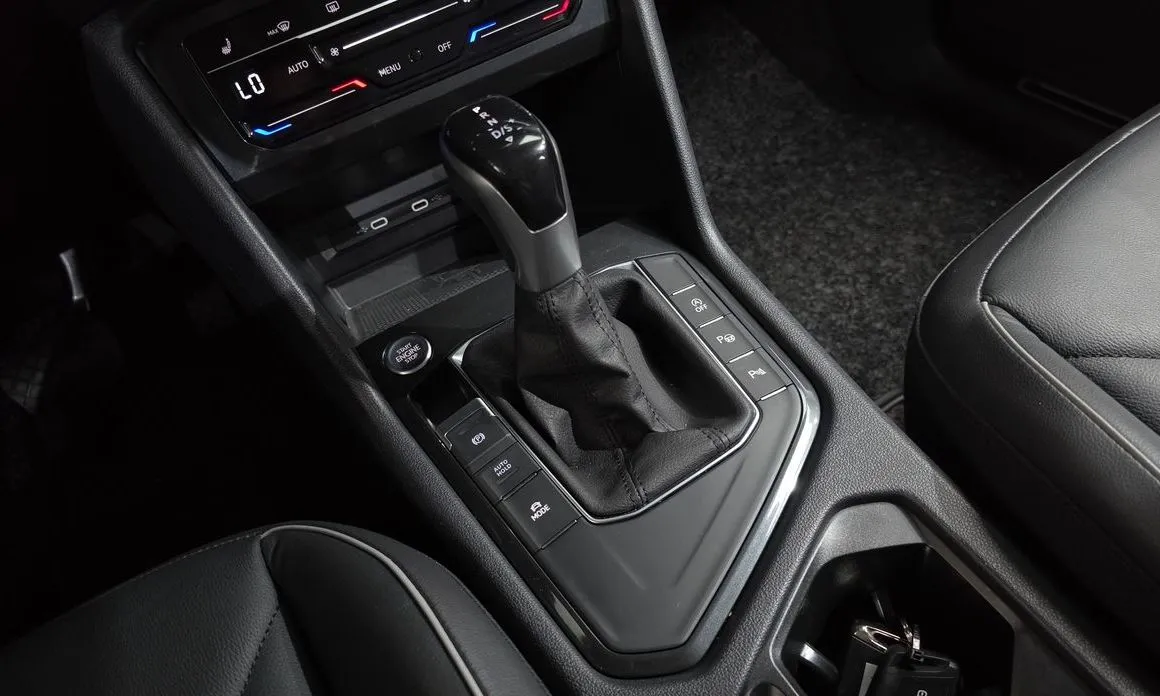 Volkswagen Tiguan — фото 8