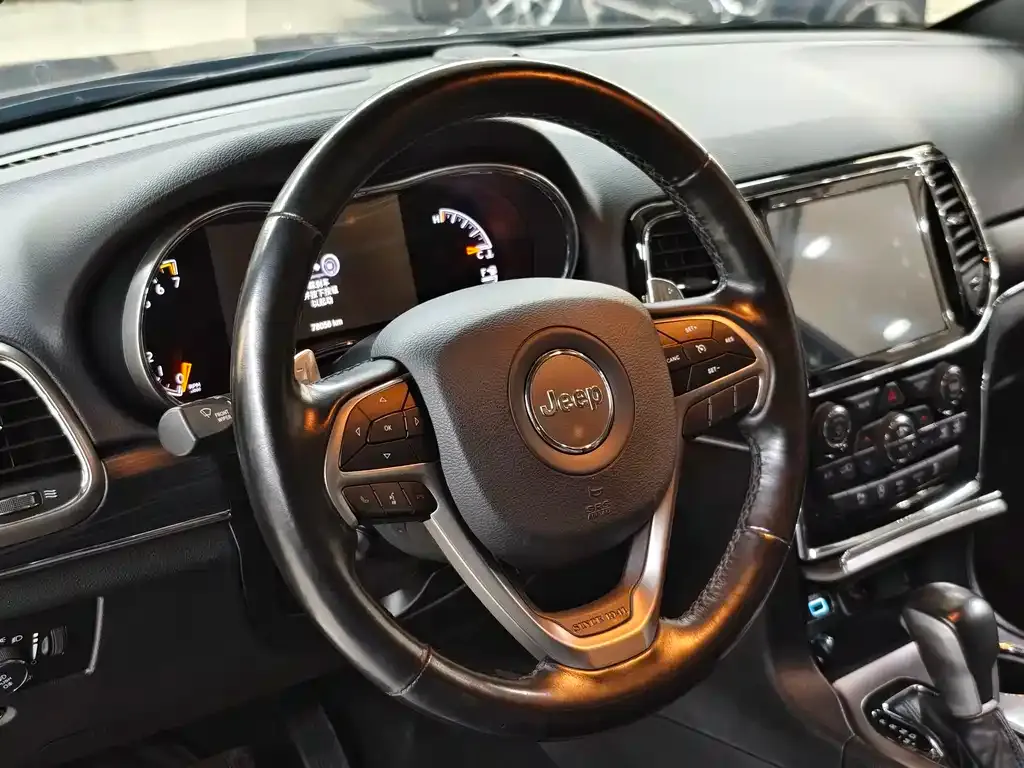 Jeep Grand Cherokee (Import) — фото 8