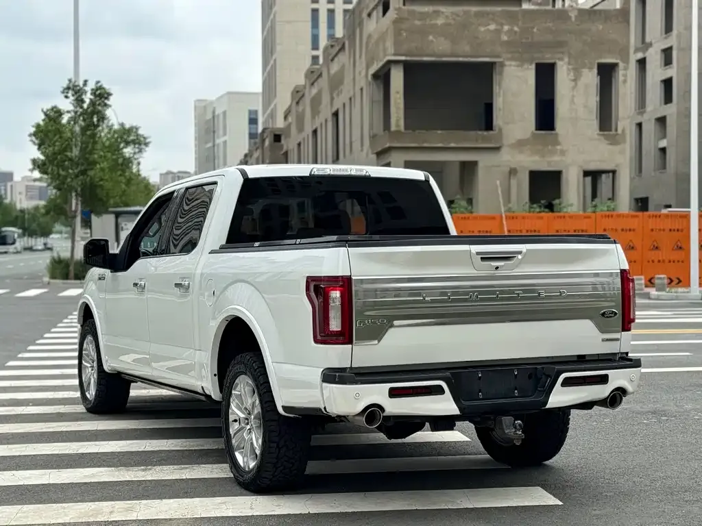 Ford F-150 Raptor — фото 6