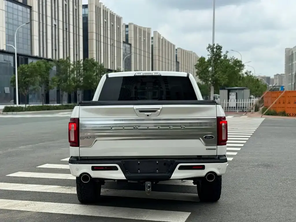 Ford F-150 Raptor — фото 9