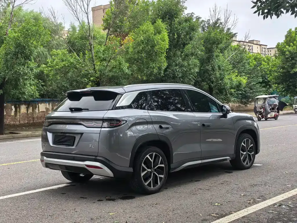BYD L DM-i — фото 6