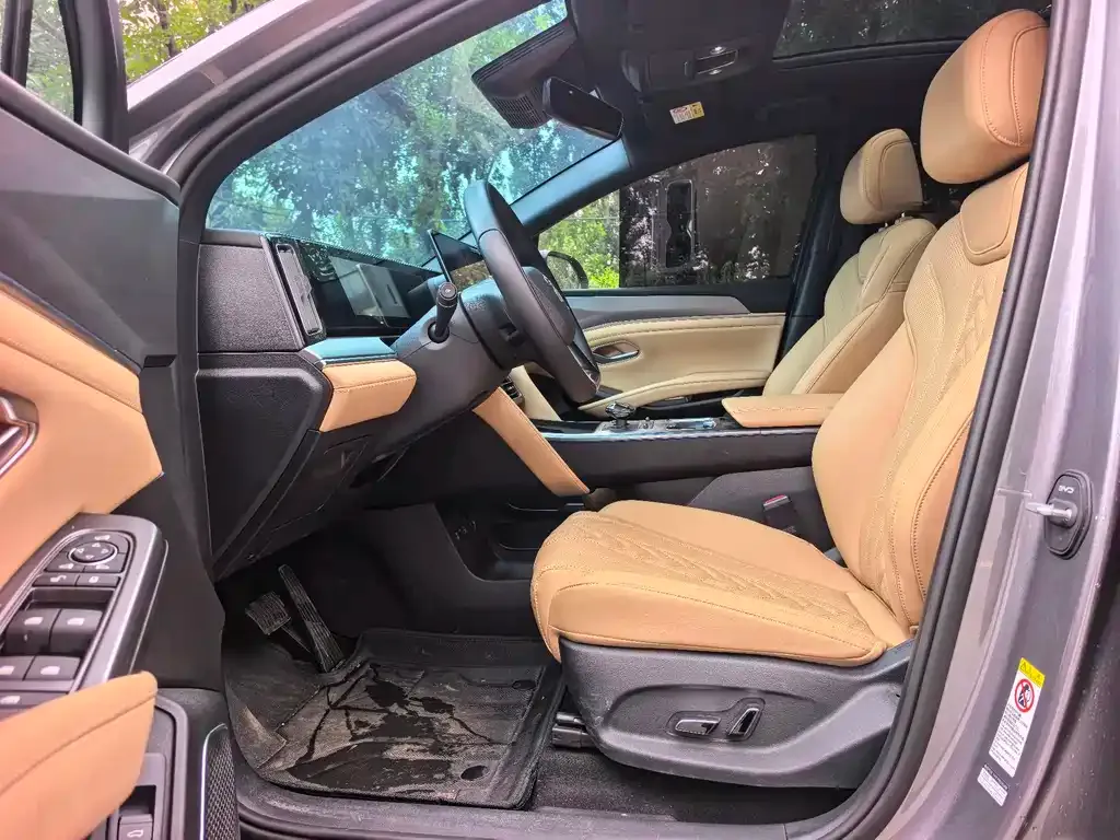 BYD L DM-i — фото 3