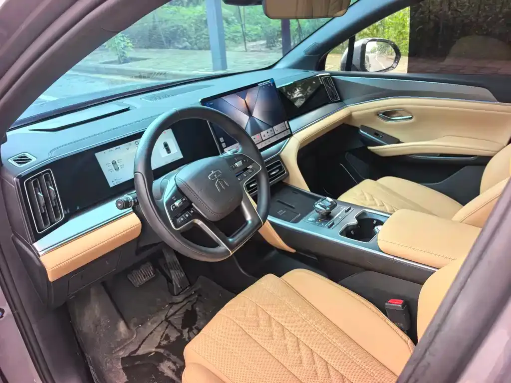 BYD L DM-i — фото 4