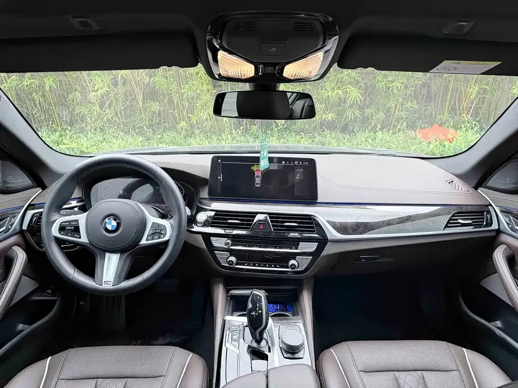 BMW 5 Series — фото 2