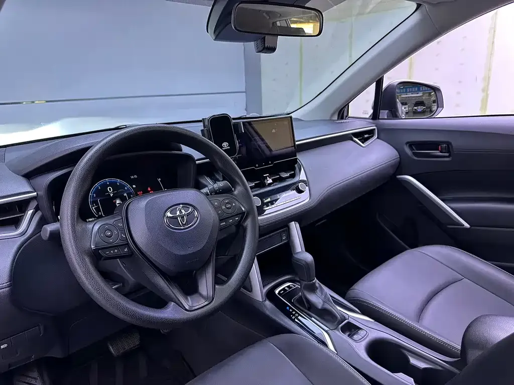 Toyota Corolla Cross — фото 4