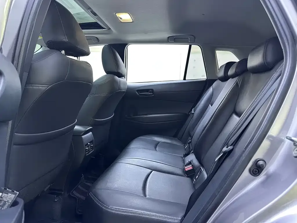 Toyota Corolla Cross — фото 7