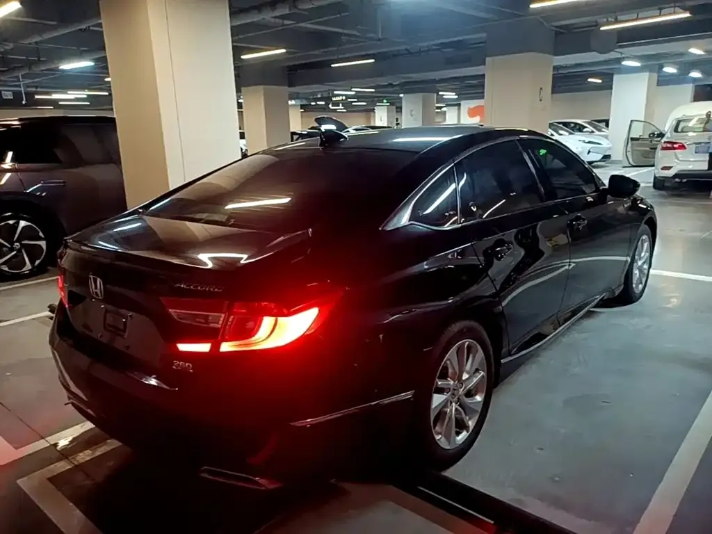 Honda Accord — фото 3