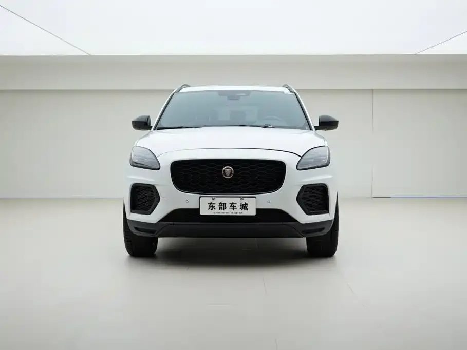Jaguar E-PACE — фото 6