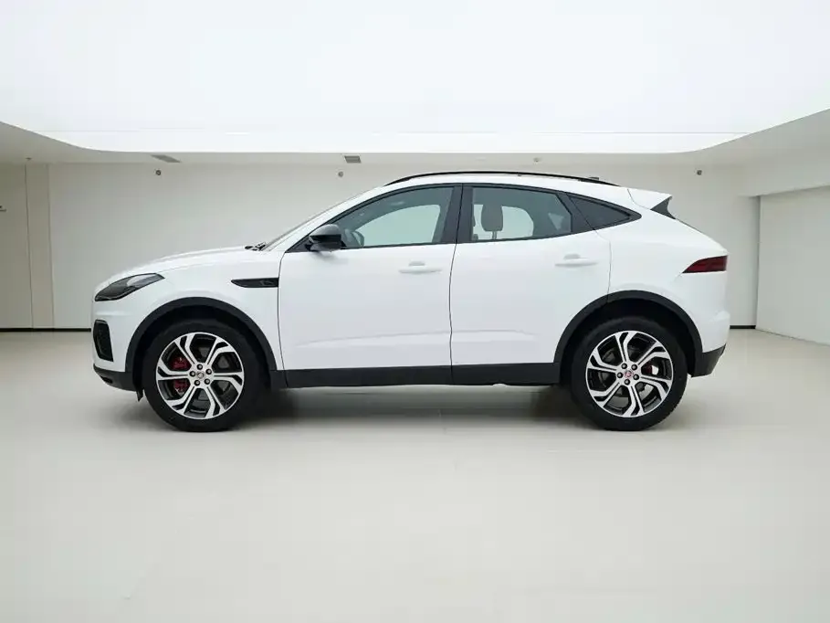 Jaguar E-PACE — фото 4