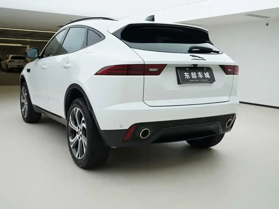 Jaguar E-PACE — фото 5