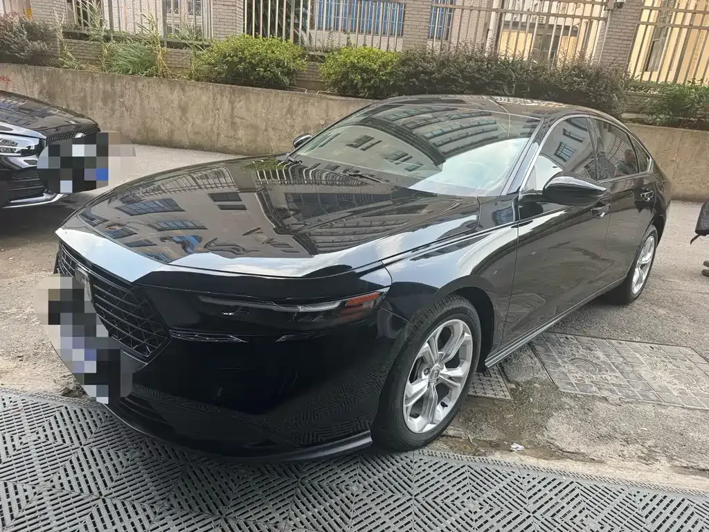 Honda Accord — фото 1