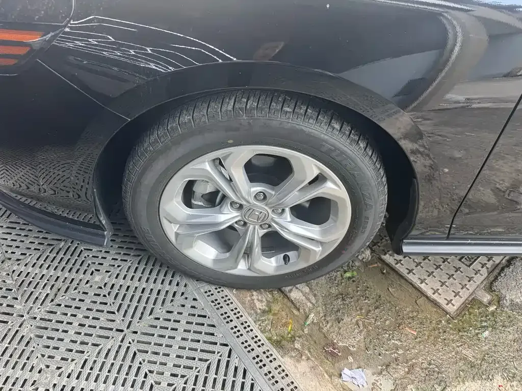 Honda Accord — фото 9