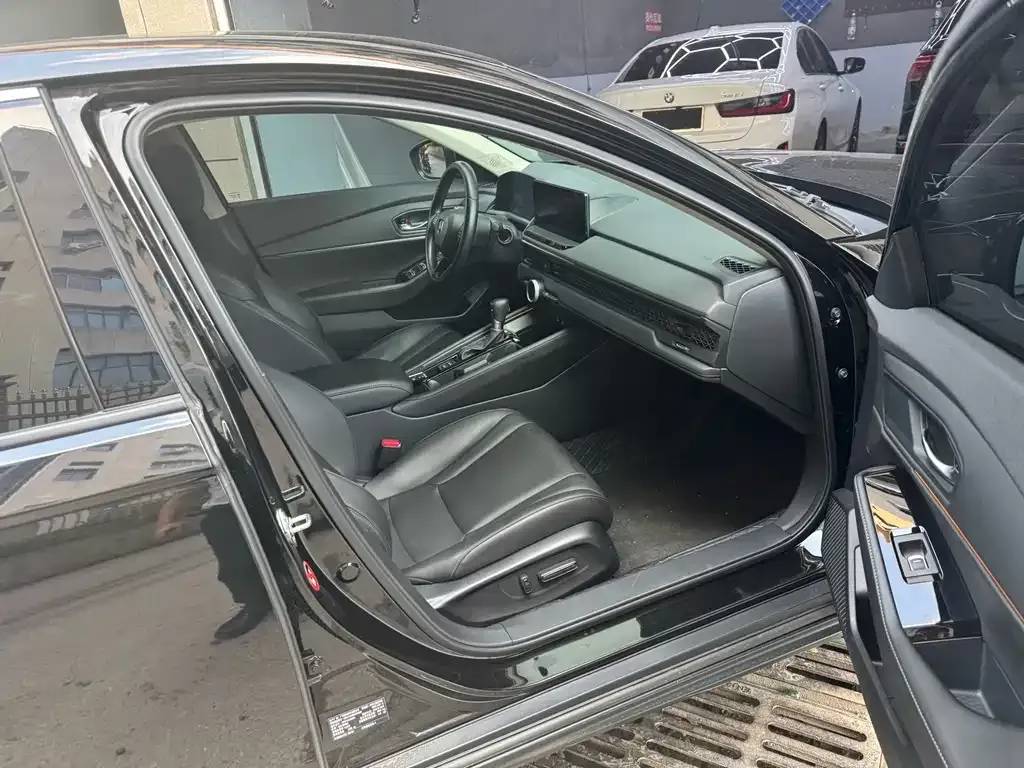 Honda Accord — фото 8