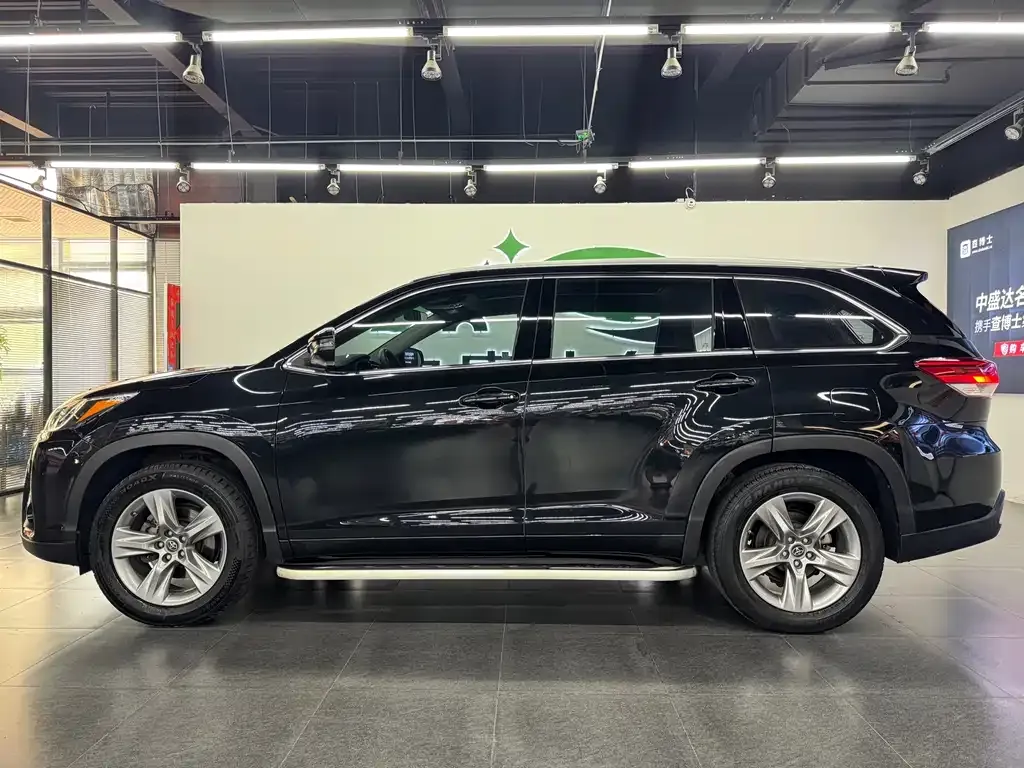 Toyota Highlander — фото 2