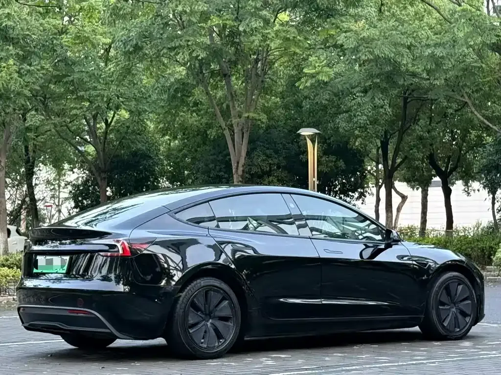 Tesla Model 3 — фото 5