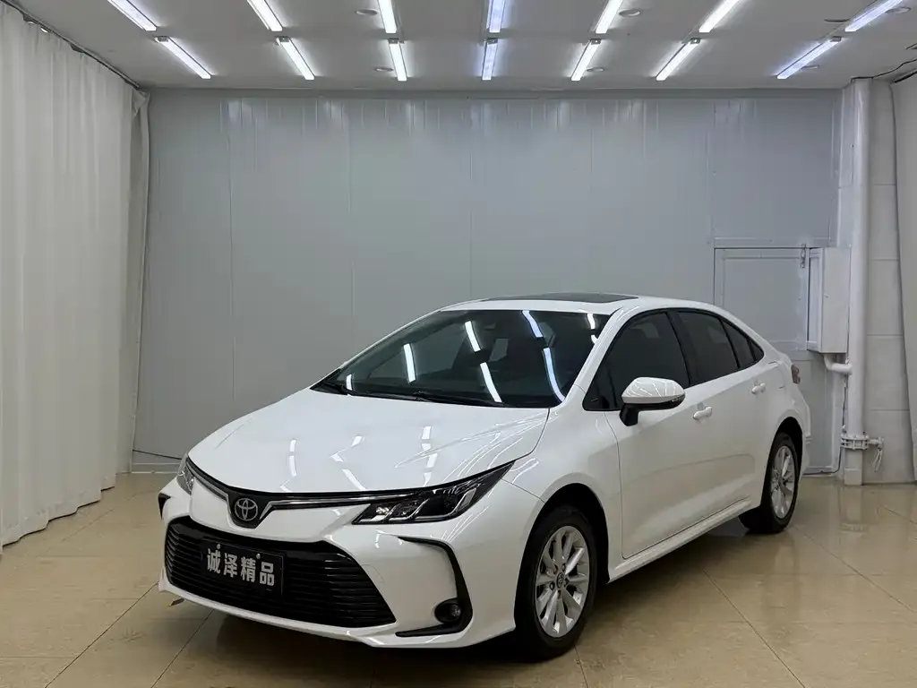 Toyota Corolla — фото 1