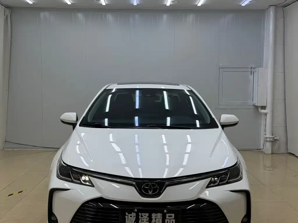 Toyota Corolla — фото 4