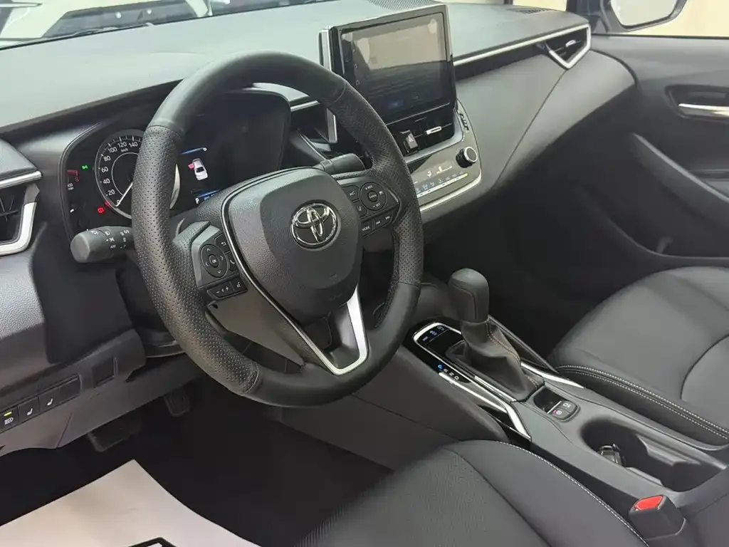 Toyota Corolla — фото 10
