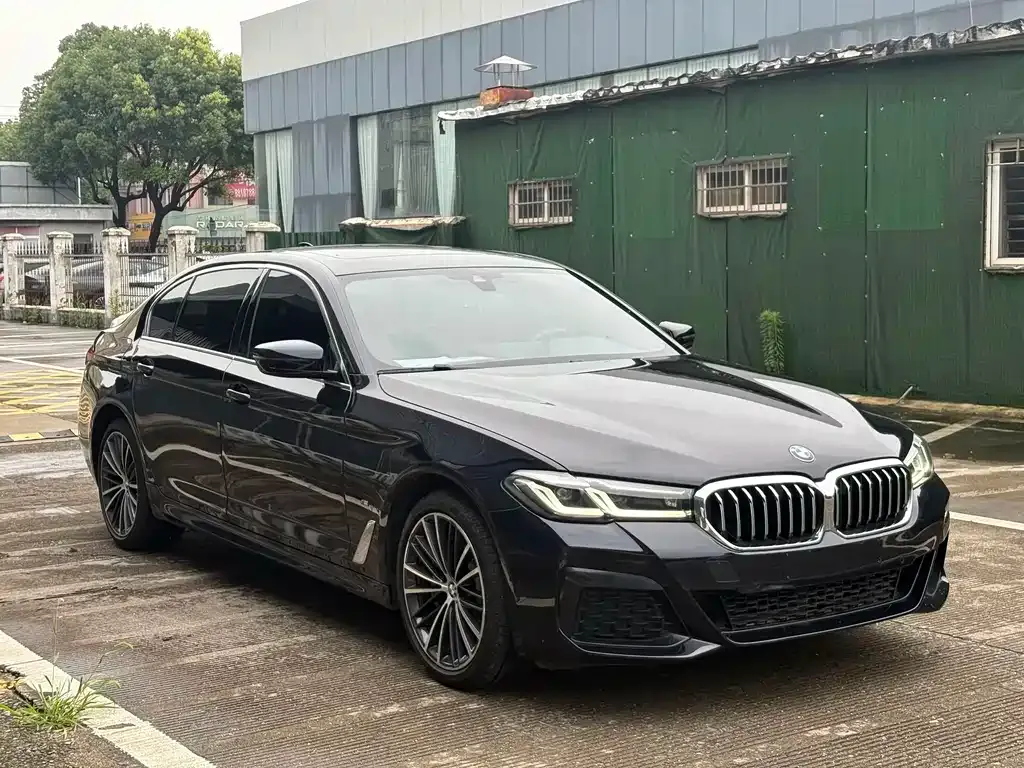 BMW 5 Series — фото 8