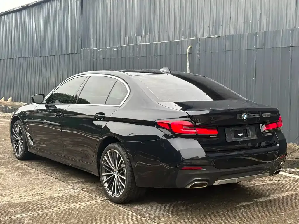 BMW 5 Series — фото 5