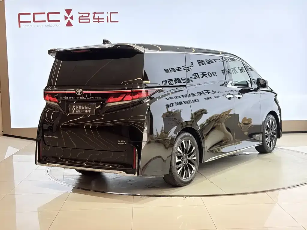 Toyota Vellfire — фото 9