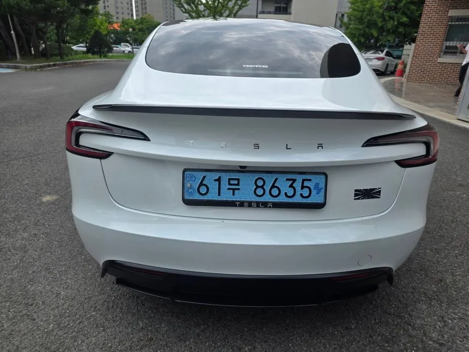 Tesla Model 3 — фото 2
