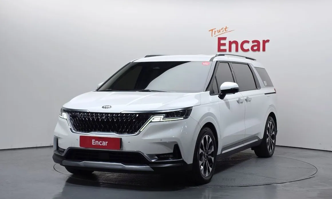 Kia Carnival — фото 1