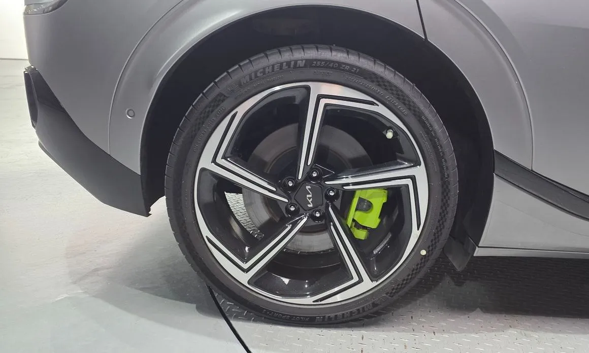Kia EV6 — фото 5
