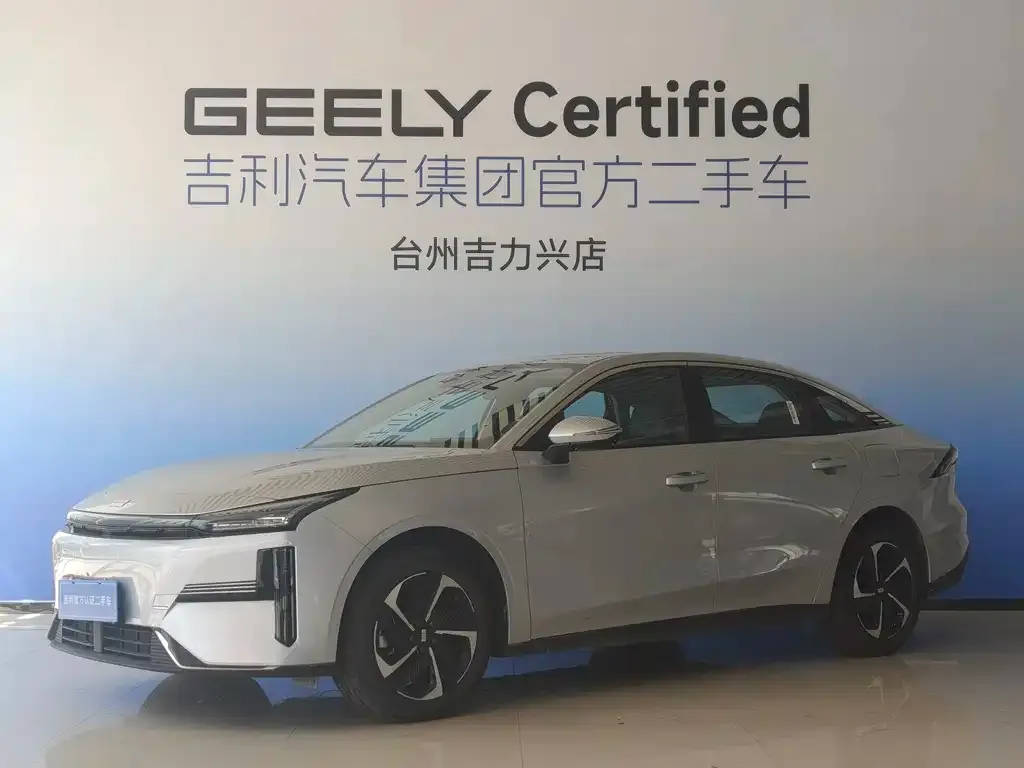 Geely Galaxy L6 — фото 1