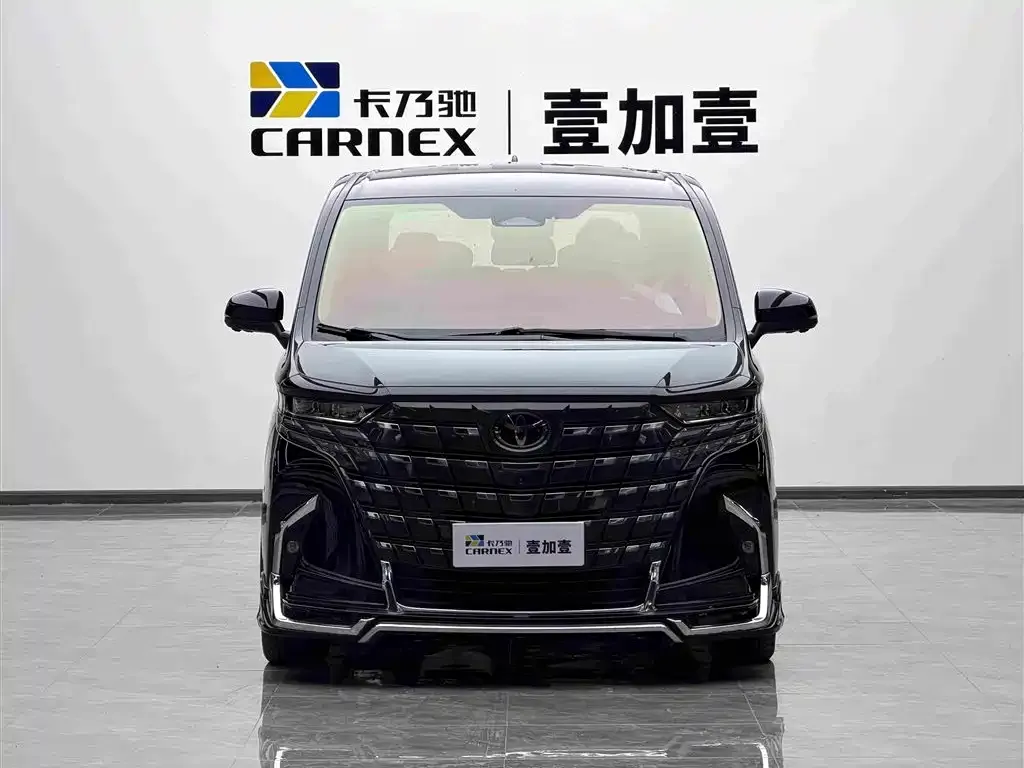 Toyota Alphard — фото 4