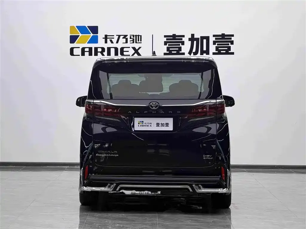 Toyota Alphard — фото 5