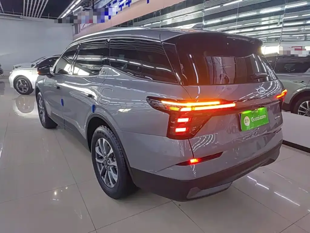 Ford Edge — фото 10