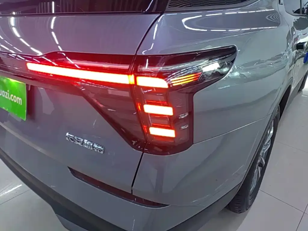Ford Edge — фото 7