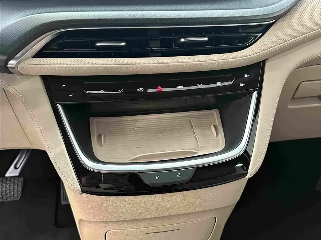 Buick GL8 Hybrid — фото 7