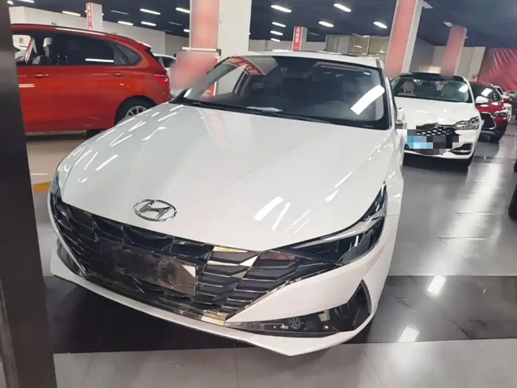 Hyundai Elantra — фото 4