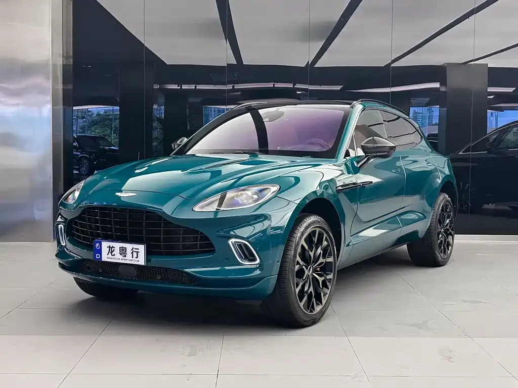 Aston Martin DBX — фото 1