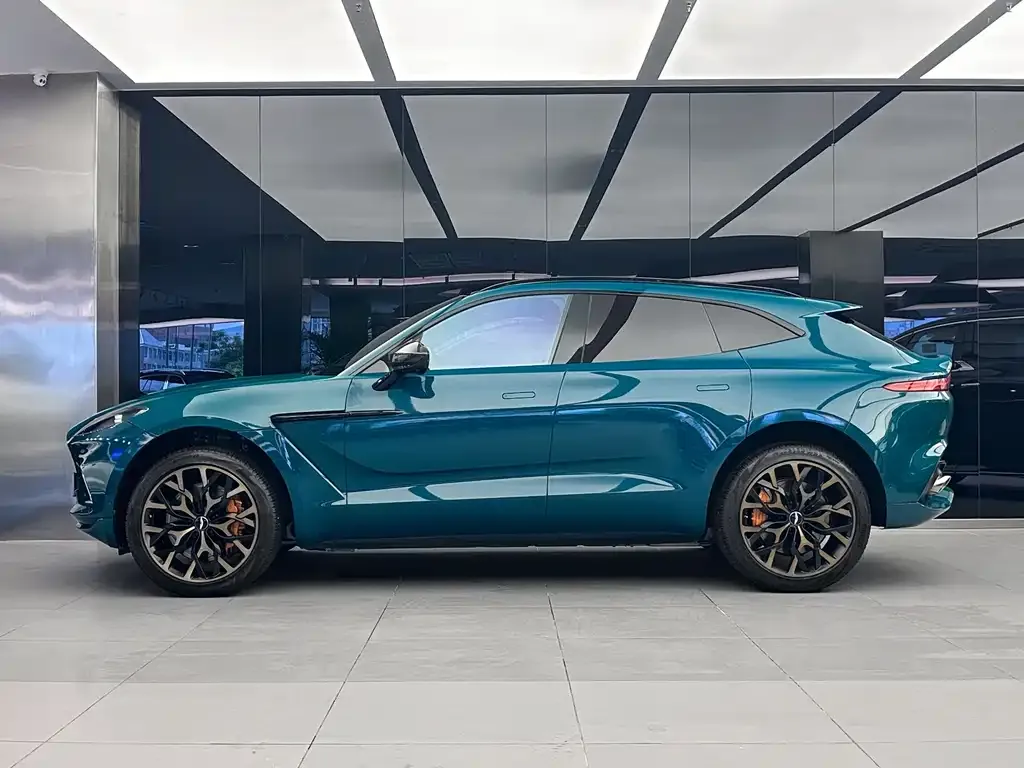 Aston Martin DBX — фото 4