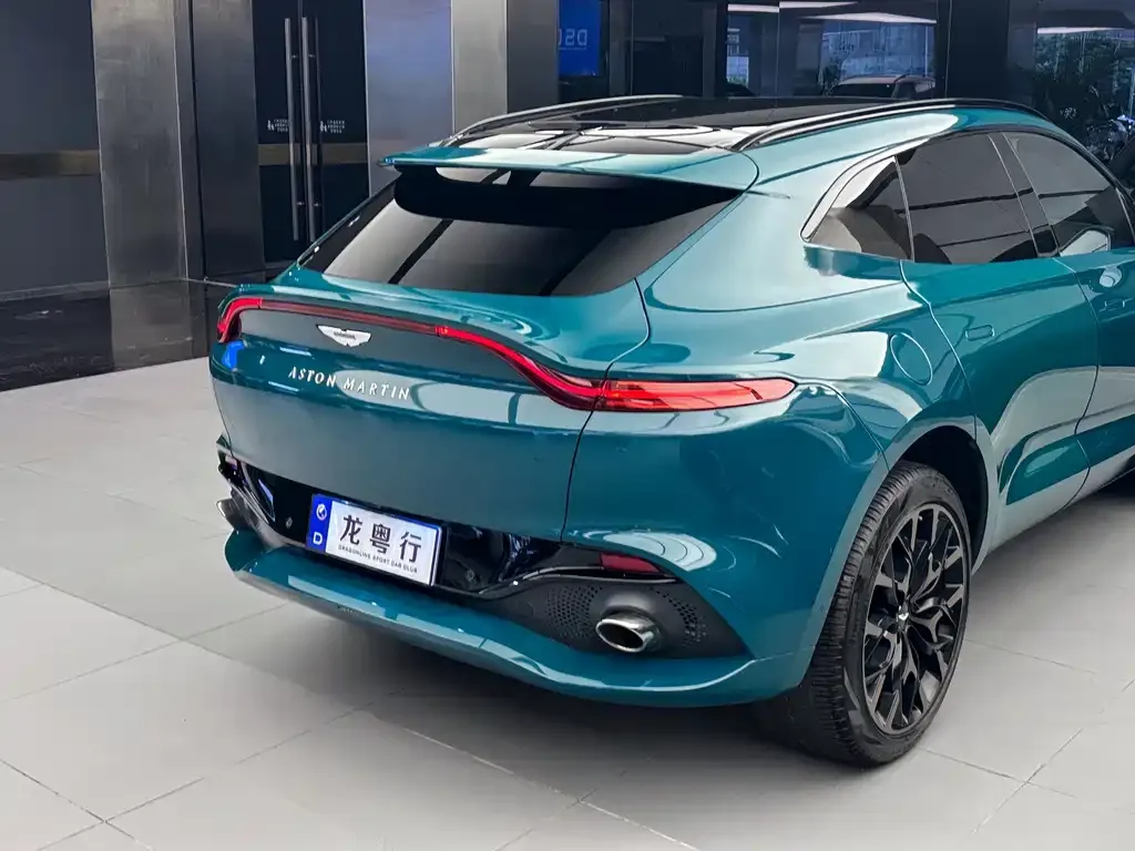 Aston Martin DBX — фото 3