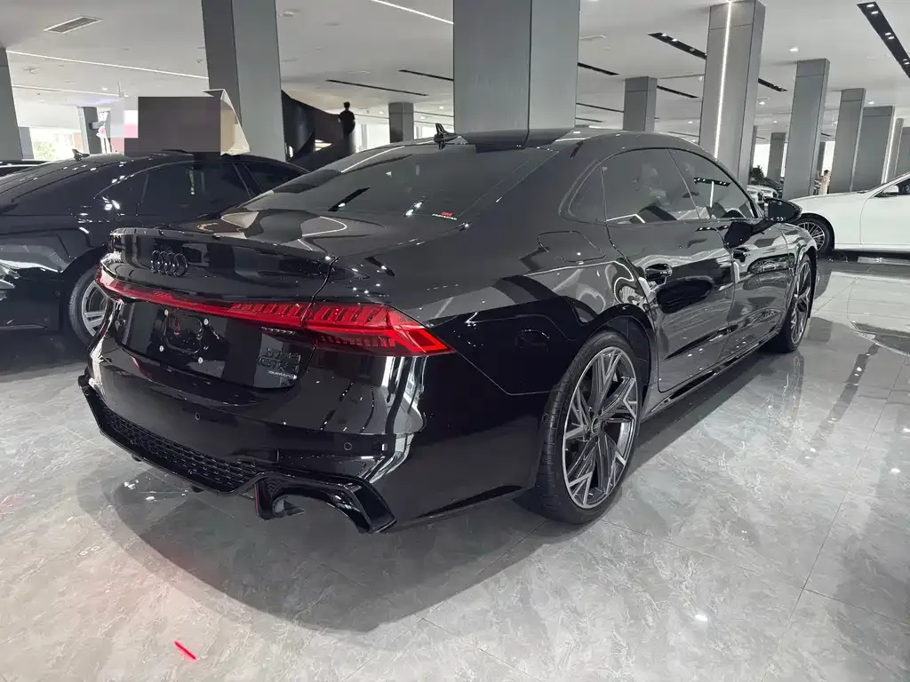 Audi A7L — фото 10